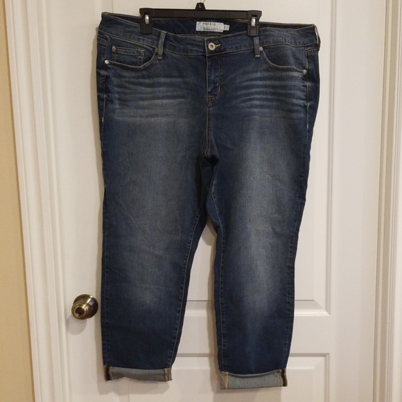 torrid Denim - Torrid Dark Wash Cropped Jeans s20